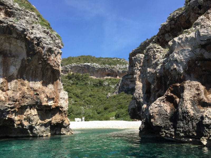 Stiniva - nejkrásnější pláže v chorvatsku