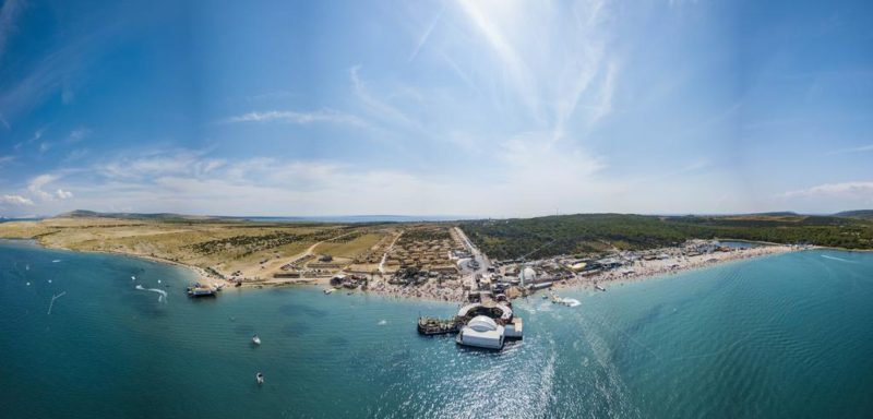 Zrce beach - nejkrásnější pláže v chorvatsku