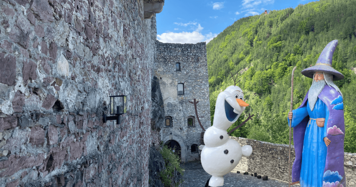 Pohádkový les a hrad Stečno