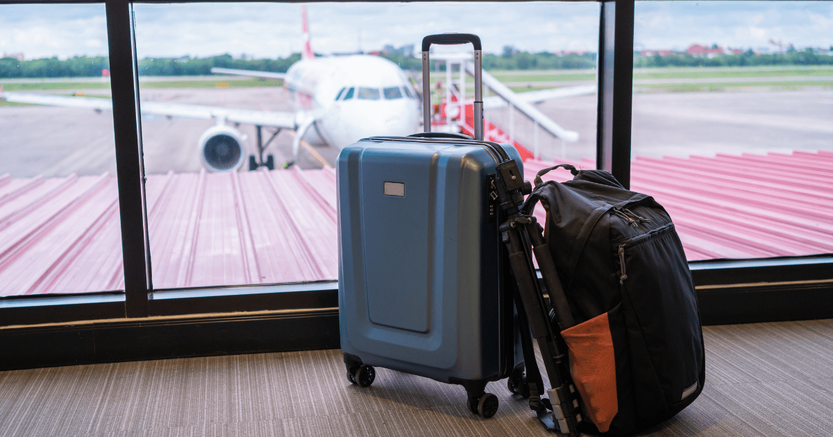 Co je povoleno si sebou vzít do příručního zavazadla?